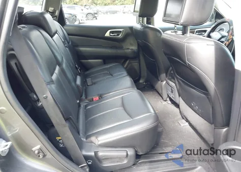 2017 Nissan Pathfinder Platinum z USA, uszkodzony, nr VIN 5N1DR2MM5HC620655